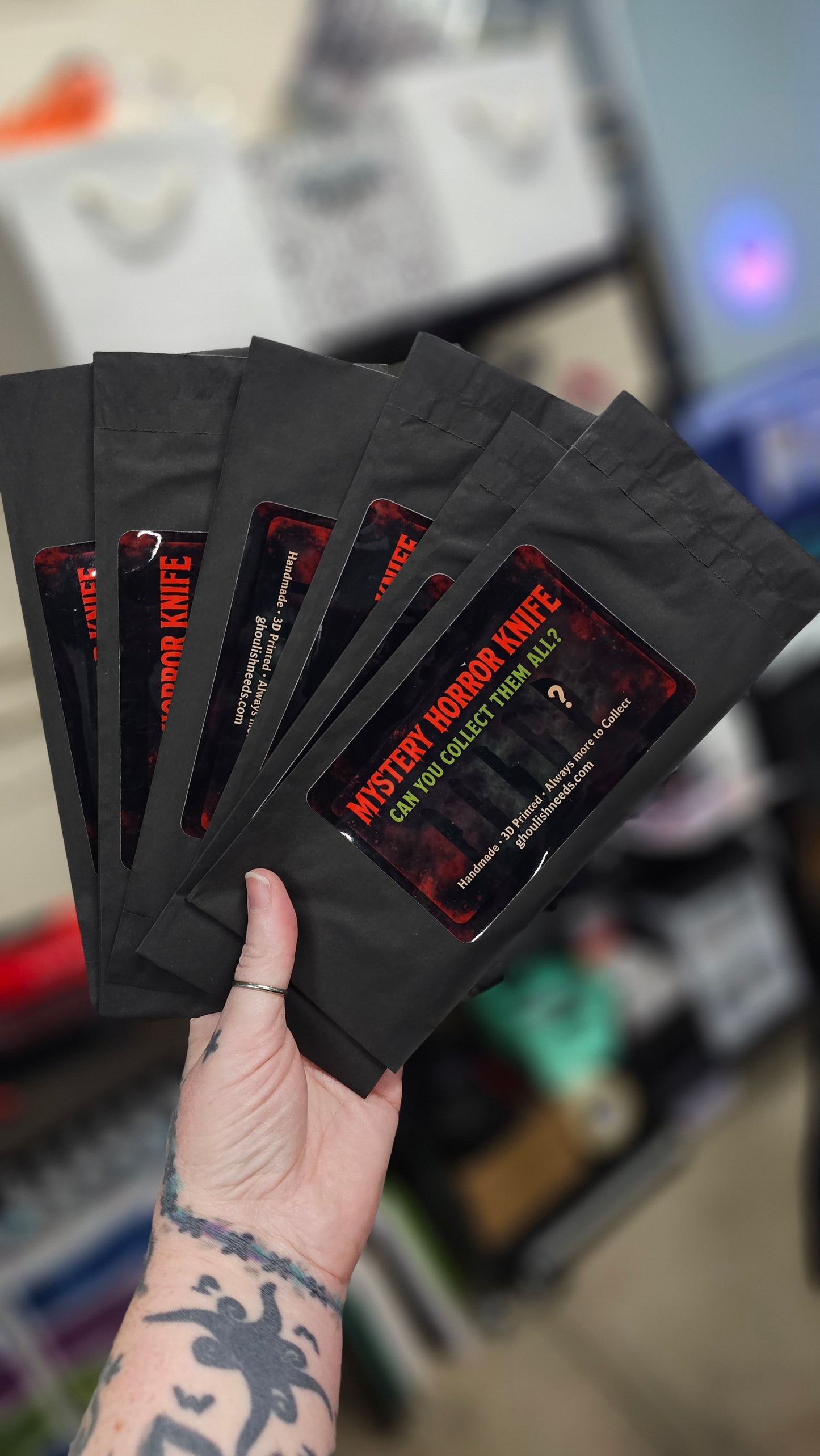 Random Horror Character Knives – Collect Them All