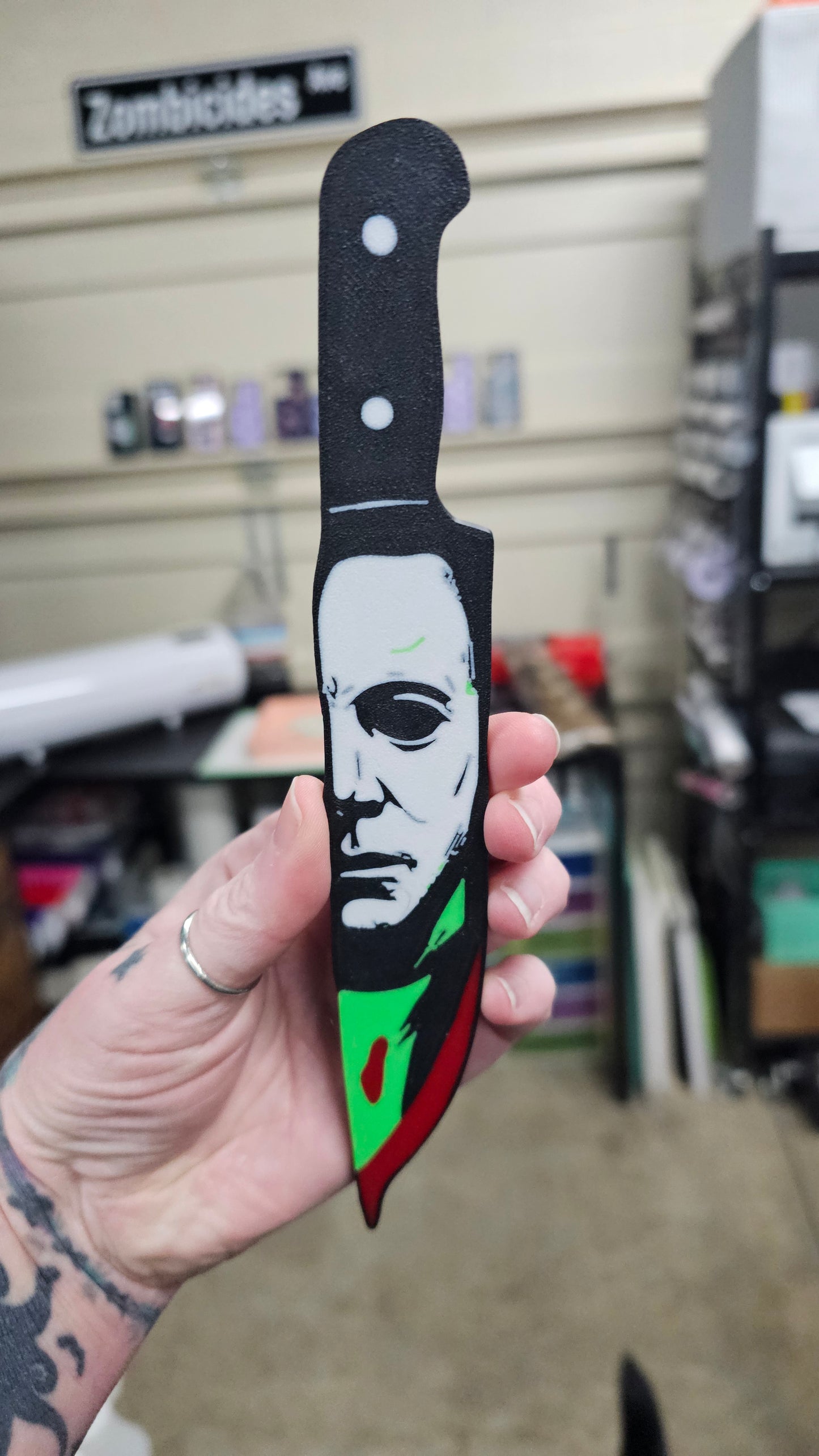 Random Horror Character Knives – Collect Them All