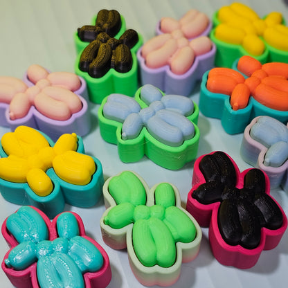 Balloon Dog Clicker – Mystery Color Fidget Toy