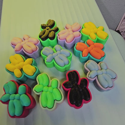 Balloon Dog Clicker – Mystery Color Fidget Toy